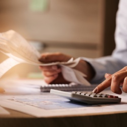 Utilisation d'une calculatrice et de documents.